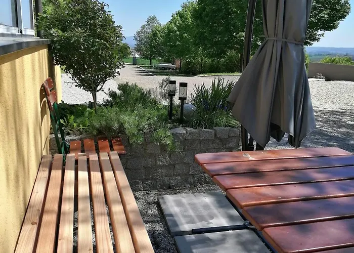 Ferienwohnung Schuhmann Mit Wintergarten Und Garten Therme Aquapulco Und Ikuna Erlebnispark, Zoo Schmiding 20 Min Mit Auto Entfernt Ab 3 Naechte Buchbar