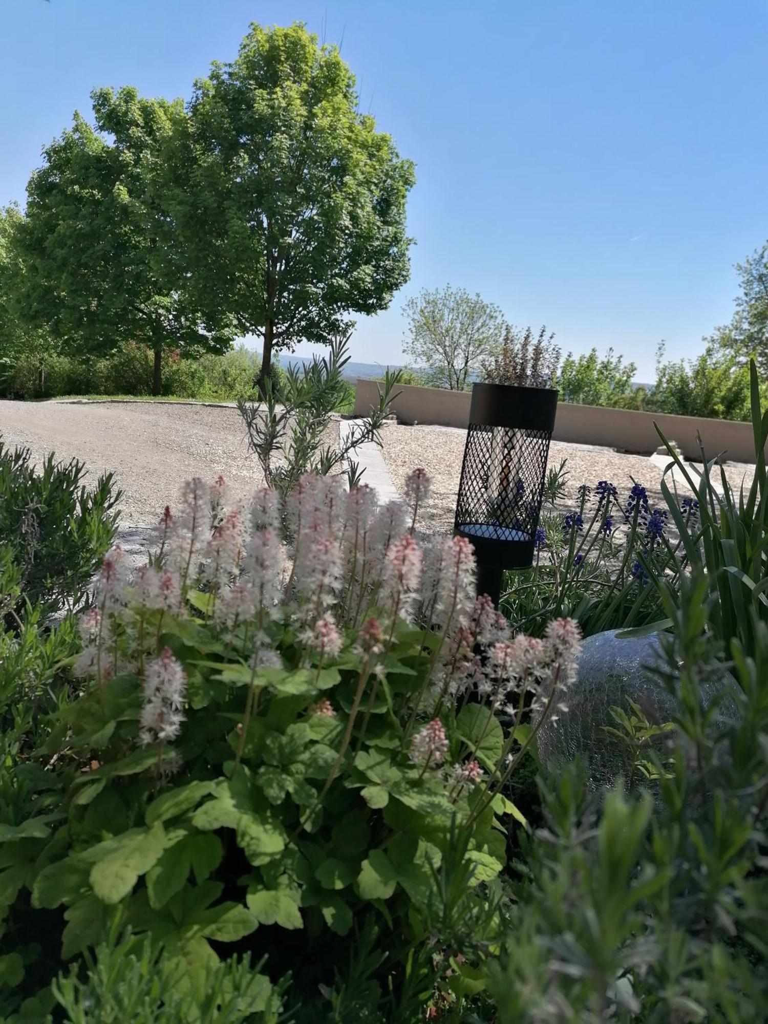 Schuhmann: Garden Retreat Near Thermal & Adventure Parks Apartment Hinzenbach